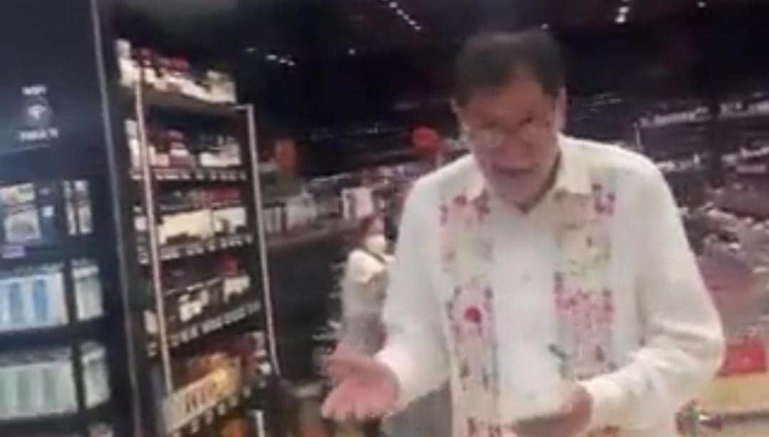 Video: Cuestionan a Fernández Noroña por ir a comprar al City Market