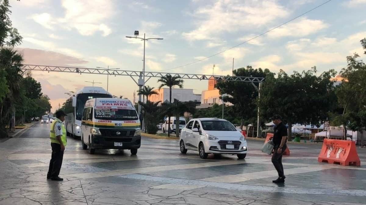 Planea Imoveqroo remover mil 100 combis de las avenidas principales de Cancún