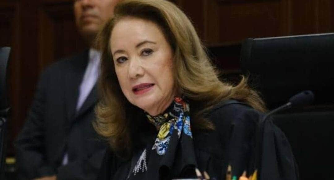 Denuncian que ministra Yasmín Esquivel habría plagiado su tesis de licenciatura