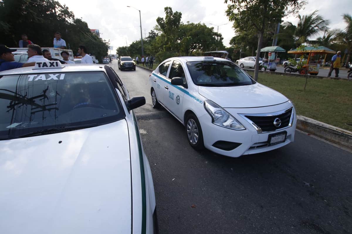 Taxistas terminan su manifestación en Cancún; aguardarán hasta la resolución del amparo tramitado por Uber