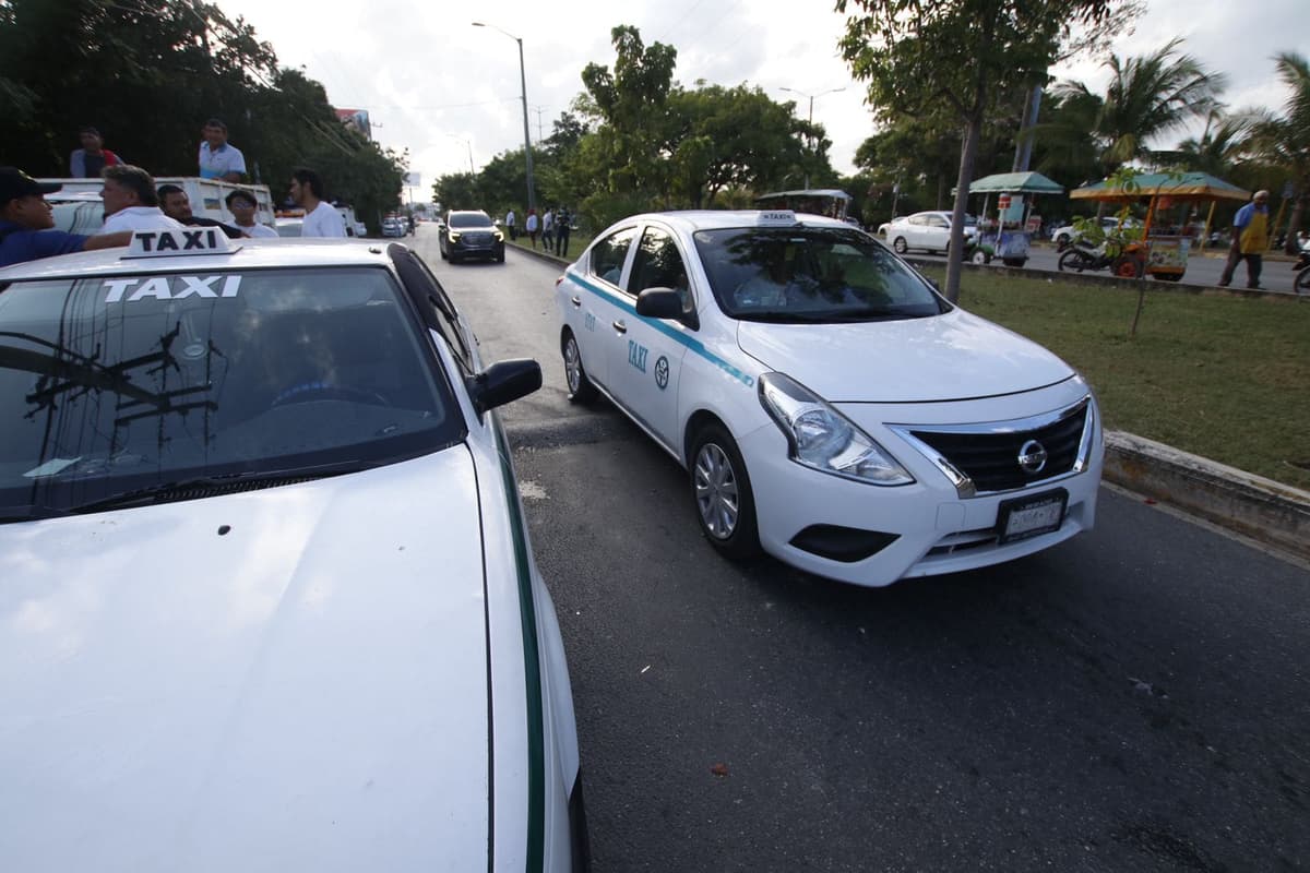 Taxistas terminan su manifestación en Cancún; aguardarán hasta la resolución del amparo tramitado por Uber