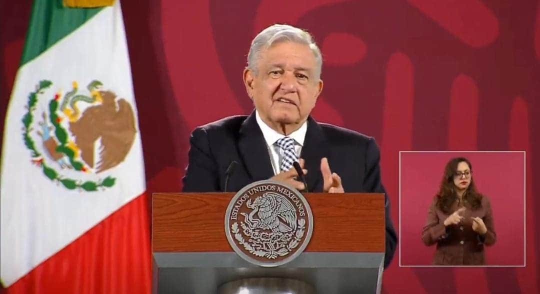 Video: AMLO pide a Bad Bunny que dé un concierto gratuito en Zócalo de la Cdmx