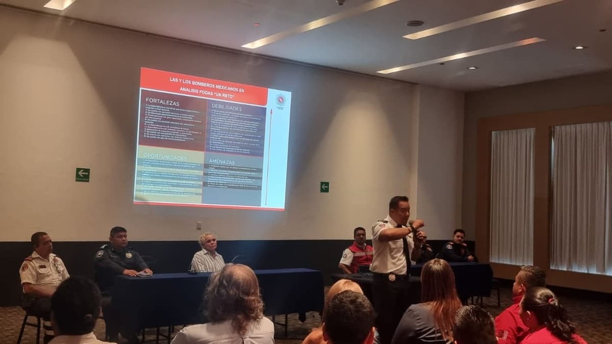 Participa Puerto Morelos en el cuarto foro regional para la elaboración de la ley general de bomberos