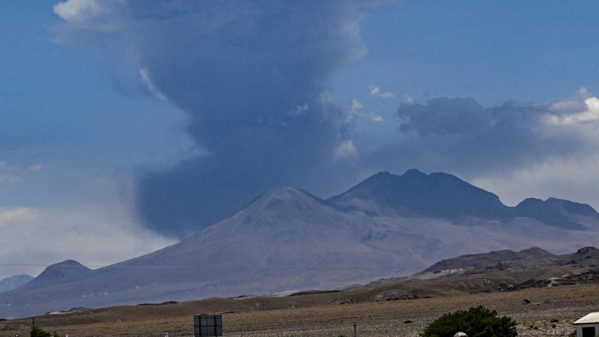 Video: Tras registrarse actividad en el volcán Láscar, Chile elevó la alerta a amarilla