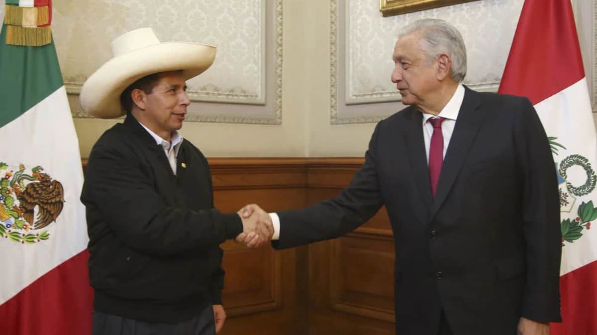 AMLO acusa a las “élites” en Perú de forzar la destitución de Pedro Castillo