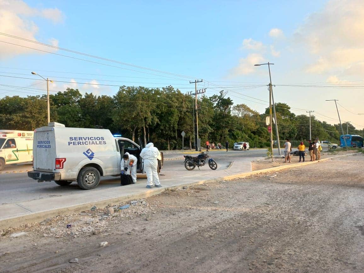 Motociclista muere arrollado por un autobús en Cancún