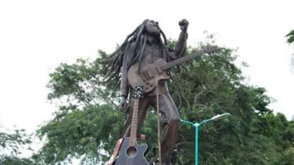 Investigan ‘desaparición’ de escultura a Bob Marley en Chetumal