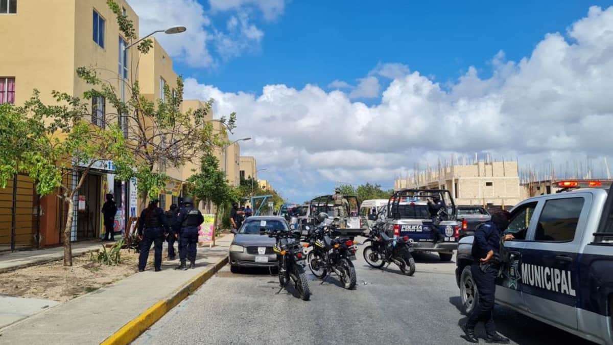 Detienen a un hombre en Cancún por rociarle ácido a su pareja