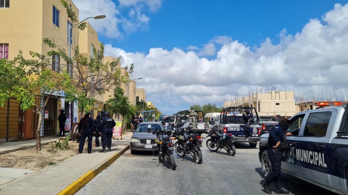 Detienen a un hombre en Cancún por rociarle ácido a su pareja