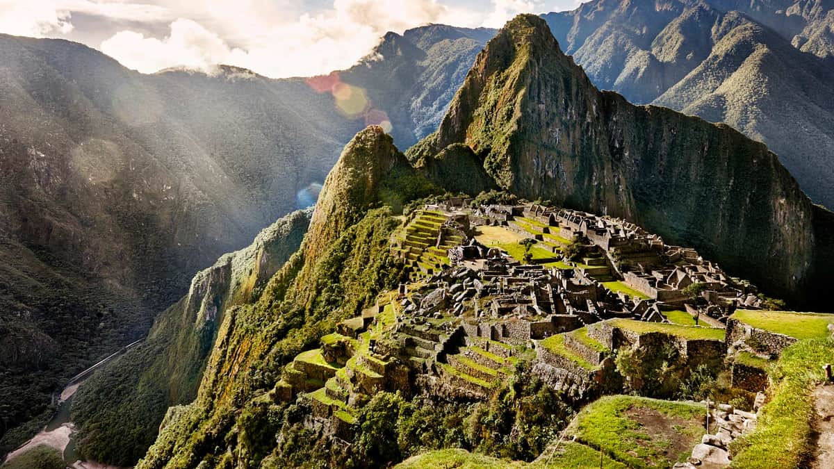 Cierran Machu Picchu por protestas contra gobierno
