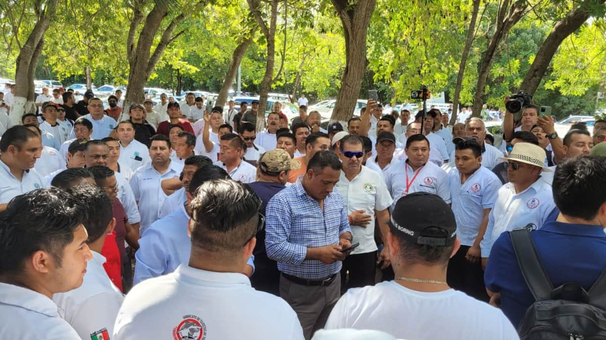 Pide líder de taxistas mantener la calma; critica amparo otorgado a Uber y dice que no están derrotados