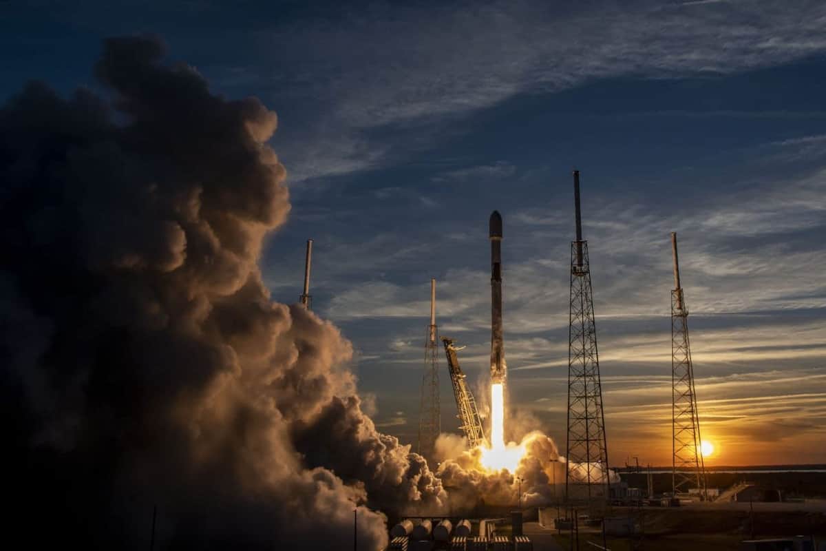 SpaceX lanza 21 satélites Starlink de segunda generación al espacio