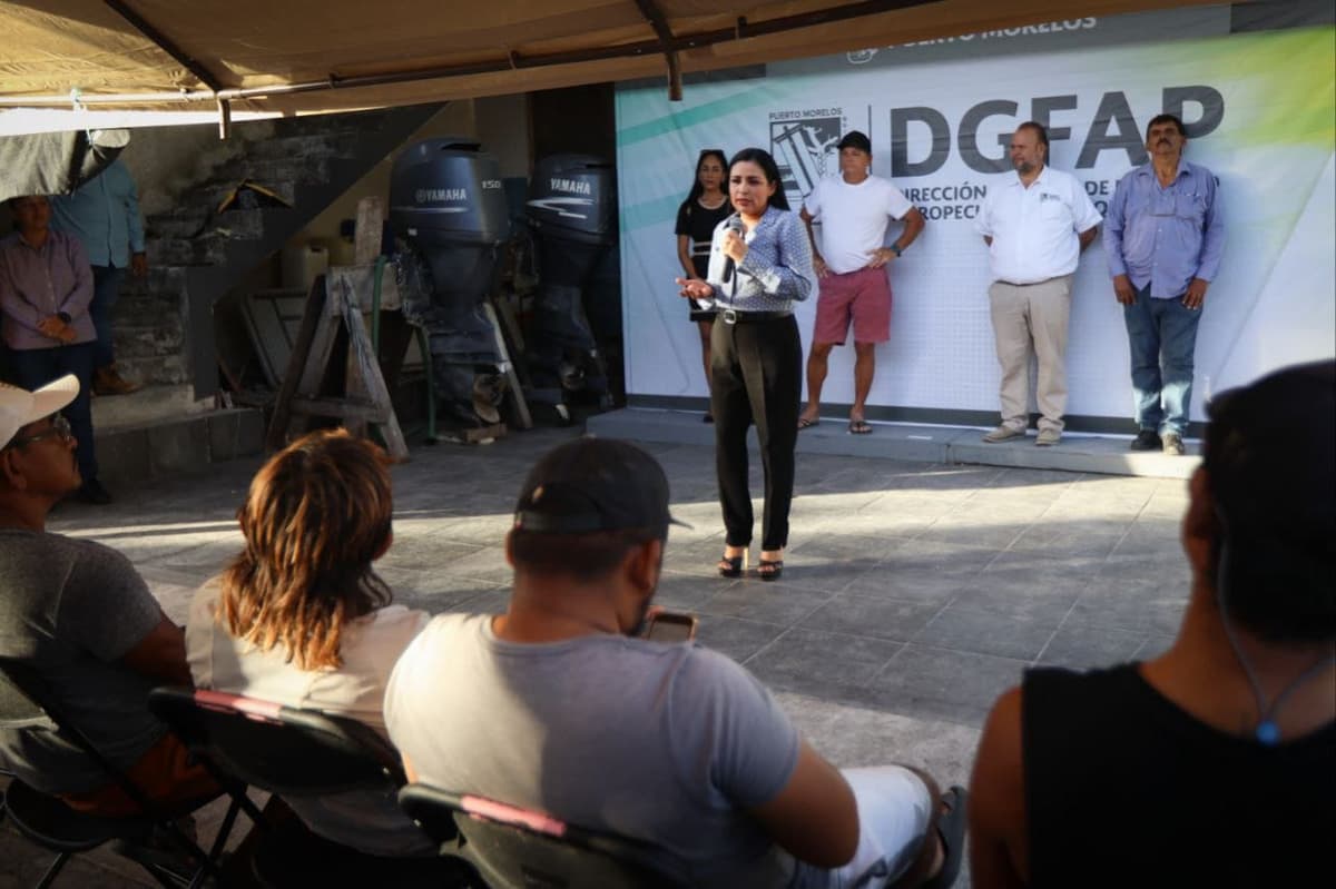 Entrega Blanca Merari constancias a 40 pescadores que participaron en curso de primeros auxilios impartido por la Cruz Roja