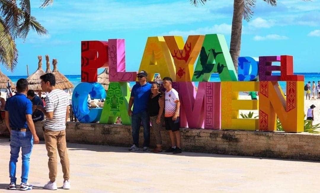 Pequeños hoteles de Playa del Carmen, al 90% por carnaval; llegan más familias que spring breakers