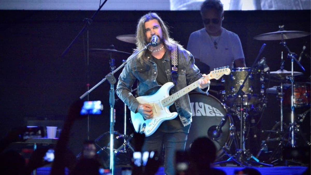 Grandiosa presentación de Juanes y paseo de comparsas en Playa del Carmen