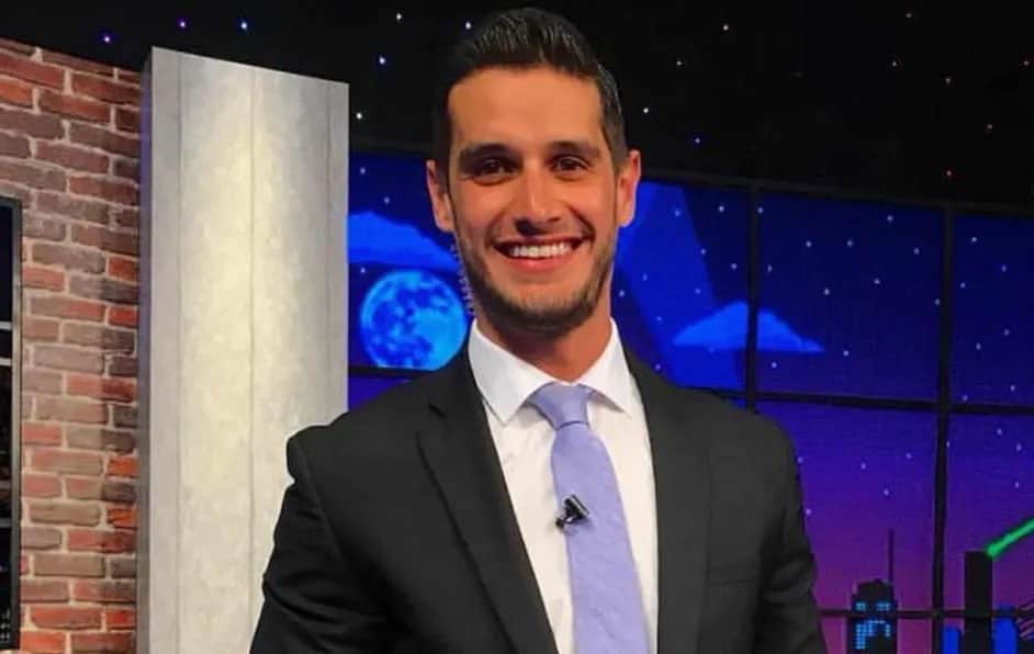 Adrián Marcelo reacciona a críticas por gordofobia y manda irónica 'disculpa' en redes: “deberían salir a marchar”