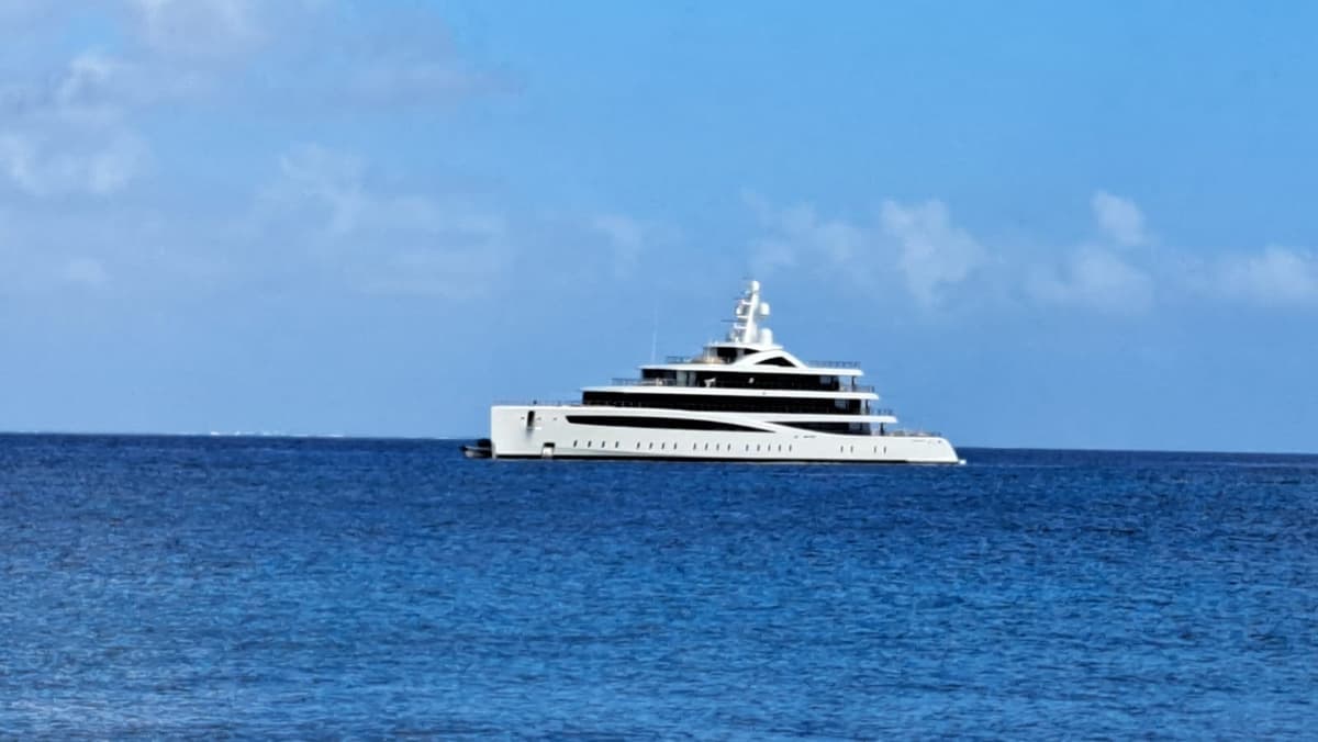 Arriba a Cozumel ‘súper yate’ del dueño del UFC