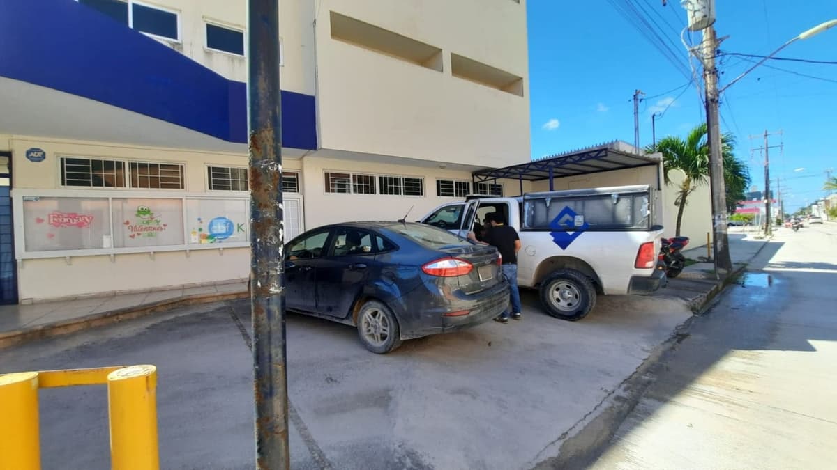 Autoridades revisan escuelas de Cancún tras caso de menor a quien le cayó una portería