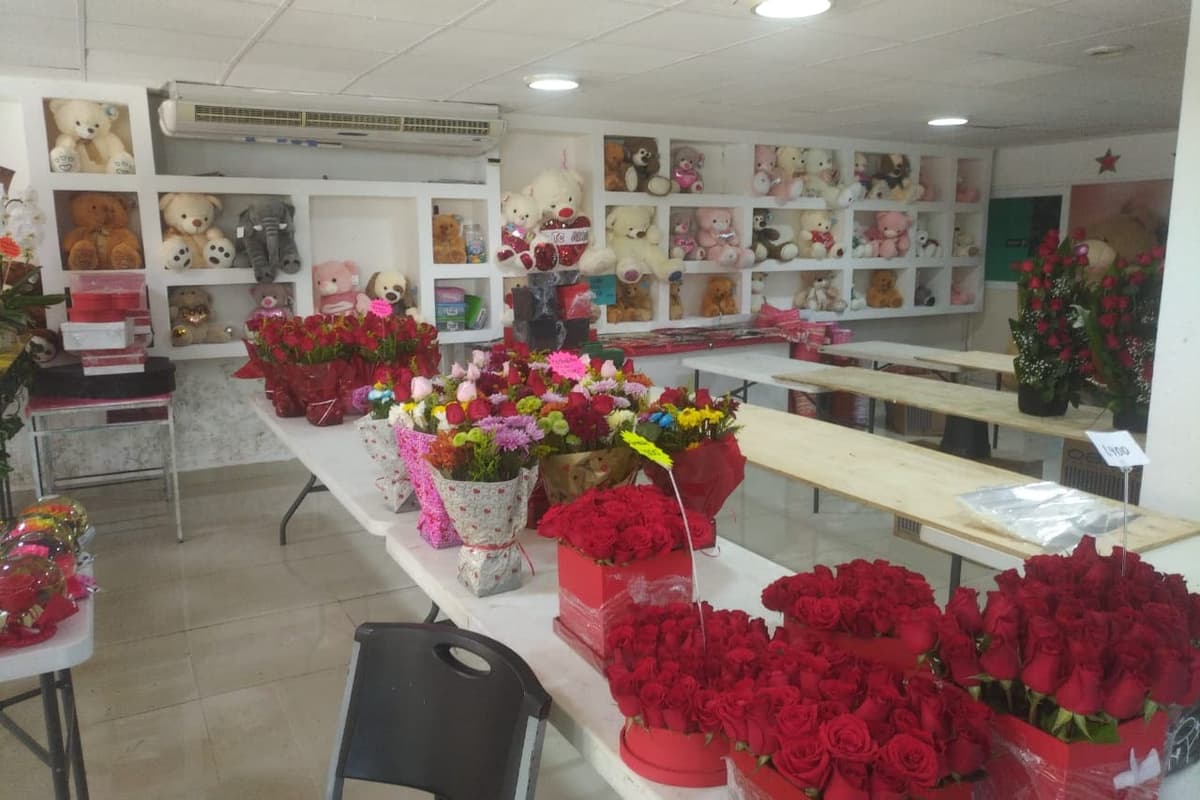 Flores son un lujo; más de 400 pesos la docena de rosas y hay arreglos de hasta 7 mil pesos