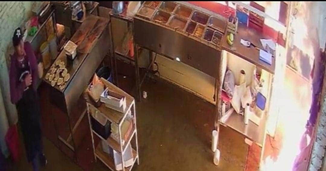 Video: Sujetos asaltan e incendian una taquería en Celaya, Guanajuato