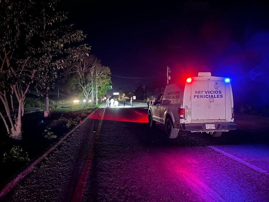 Auto arrolla y mata a trabajador de la hotelería, al norte de Playa del Carmen