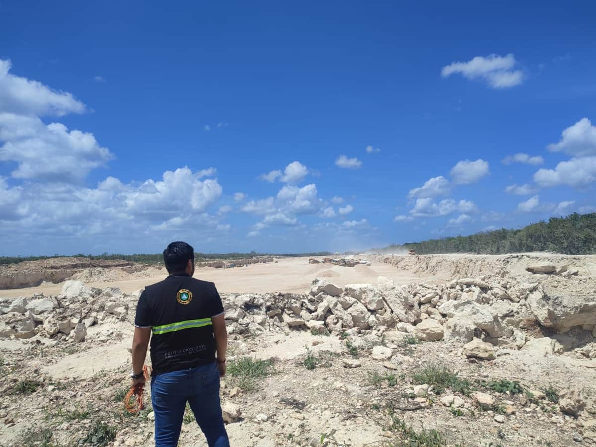 Revisa Protección Civil bancos de material en Cancún tras explosión; clausura uno sin permiso