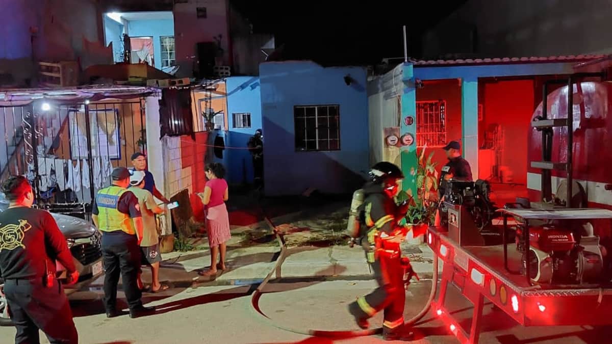Arde colchón e incendia vivienda en Villas del Sol en Playa del Carmen