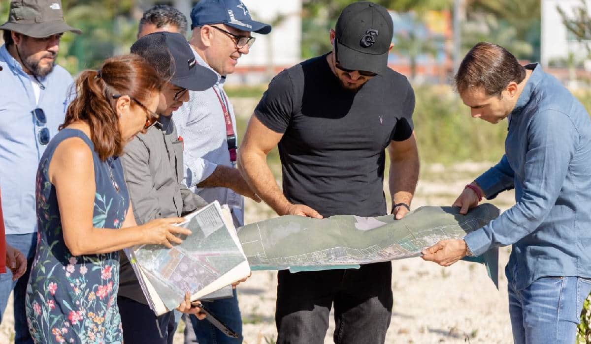 Diego Castañón y Román Meyer supervisan últimos detalles para apertura del Museo Yáanal Ha' y el Polideportivo Pok Ta Pok