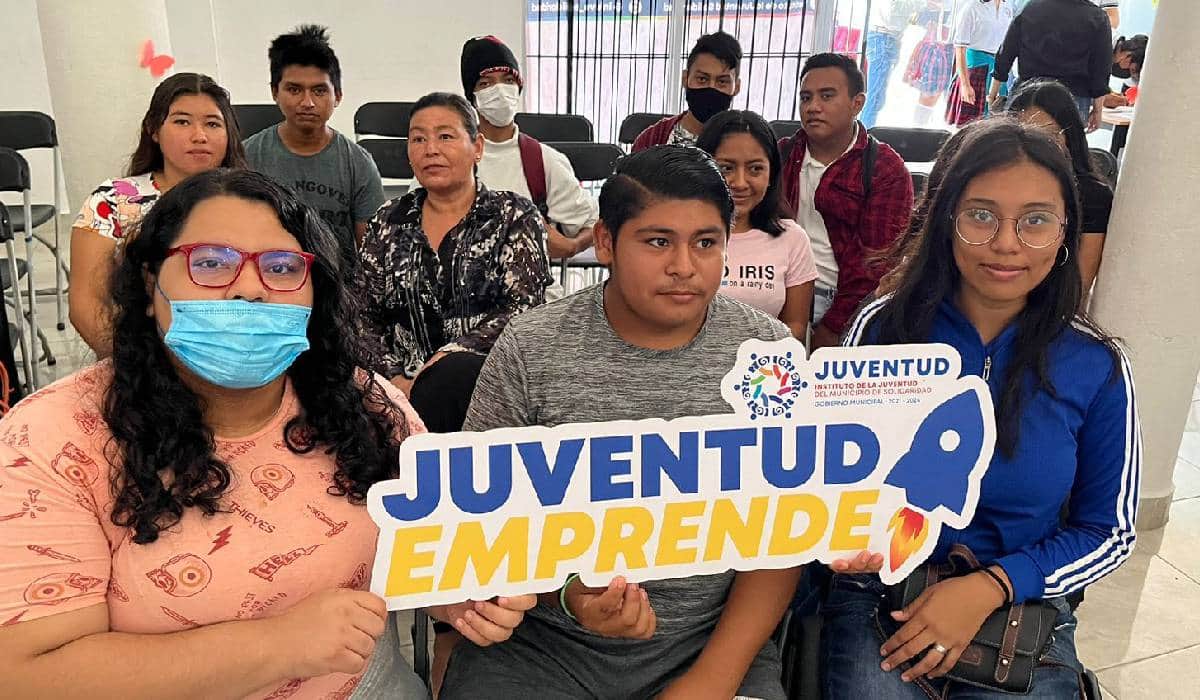 Foro de Emprendimiento Juvenil en Puerto Aventuras