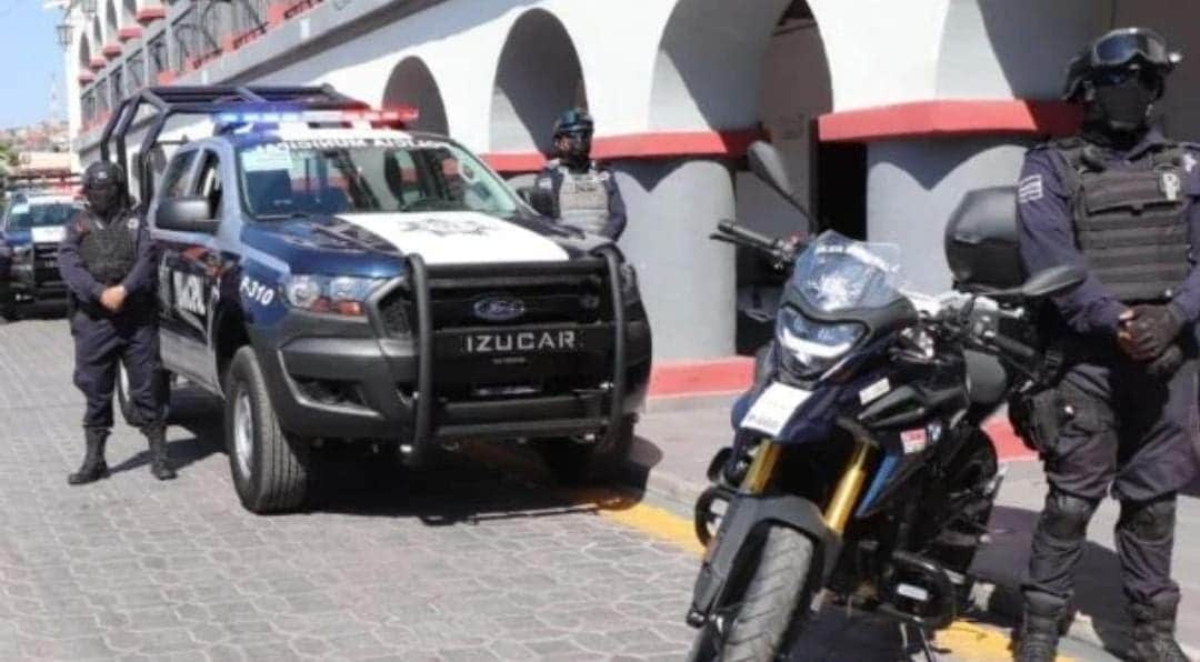 Policías de Puebla reprimen y agreden sexualmente a reporteras y activista