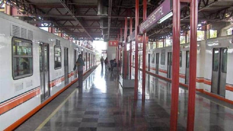 Menor de edad es rescatada de intento de suicidio en el Metro CDMX