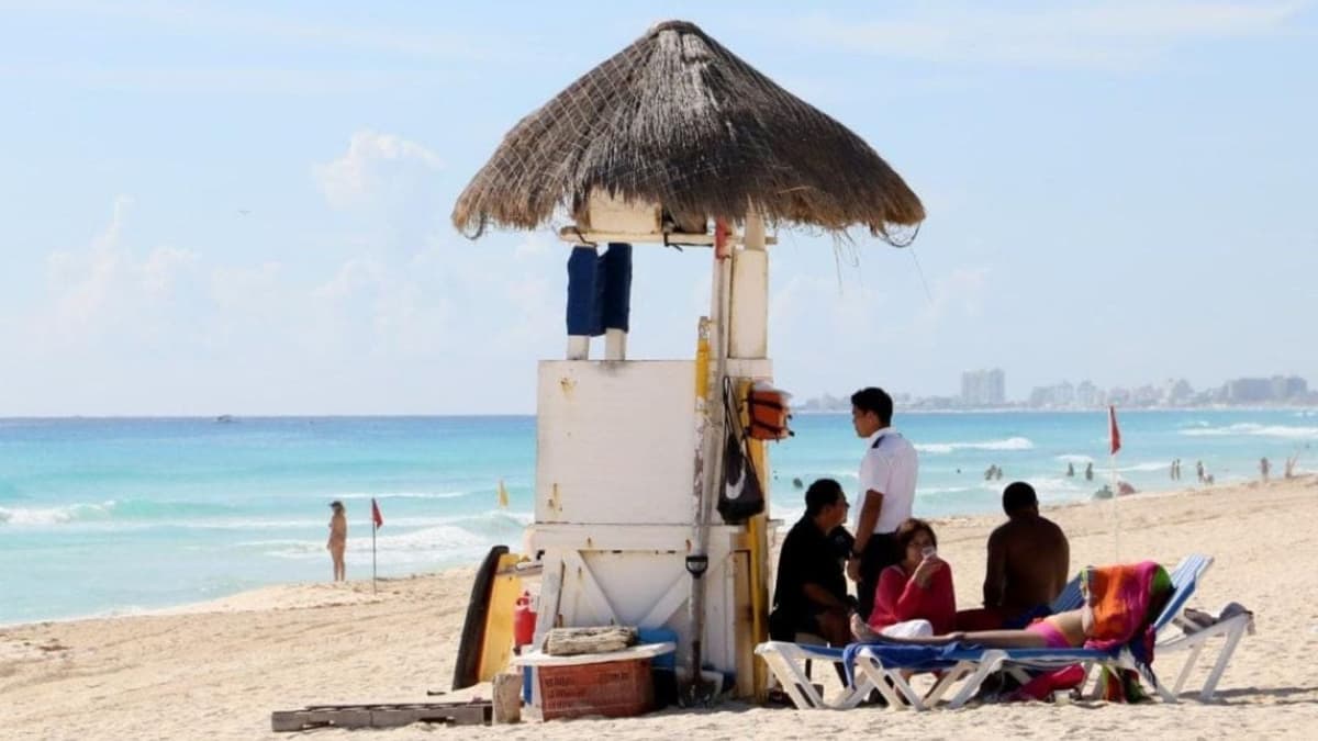 Hasta 40 guardavidas cuidarán las 11 playas públicas de Cancún en temporada vacacional