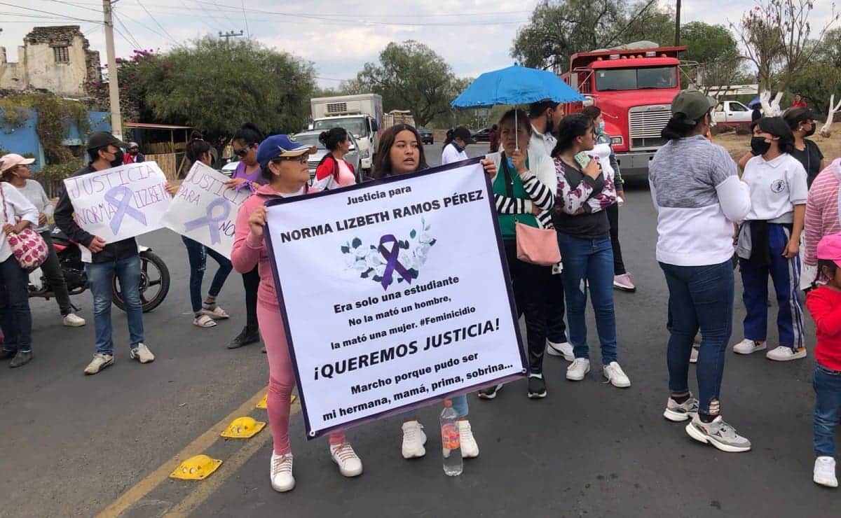 Bloquean acceso a Teotihuacán por muerte de Norma Lizbeth tras pelea con una compañera