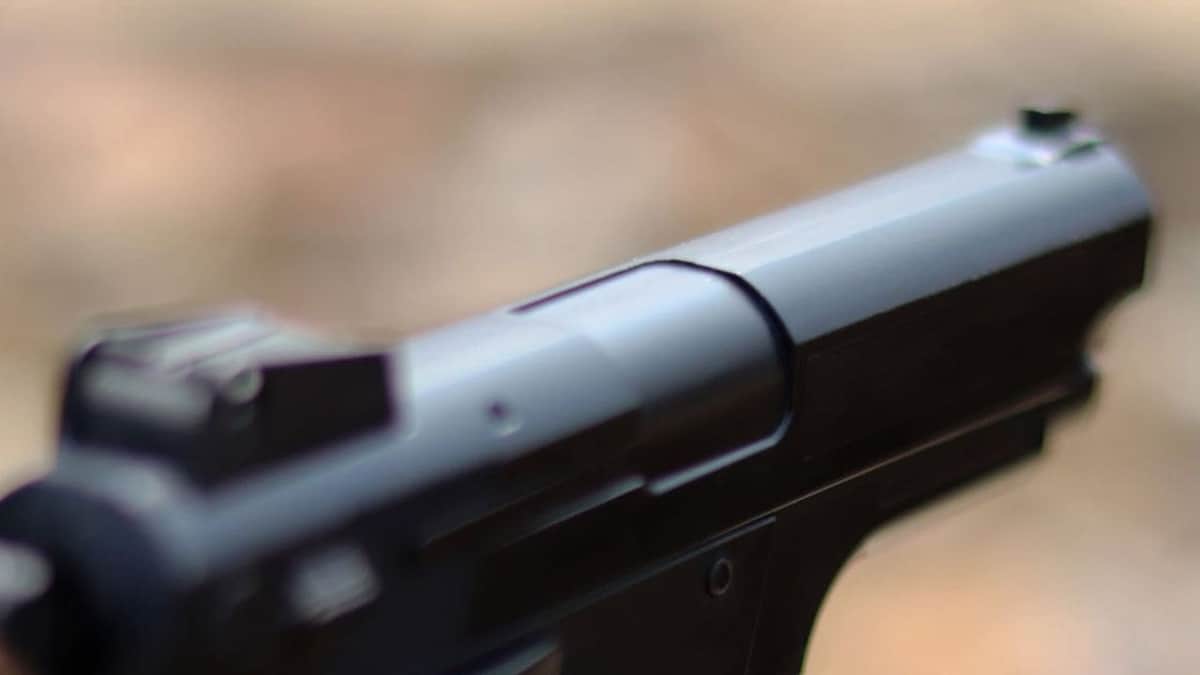 Niña de 3 años mata de un tiro a su hermana mayor en EU