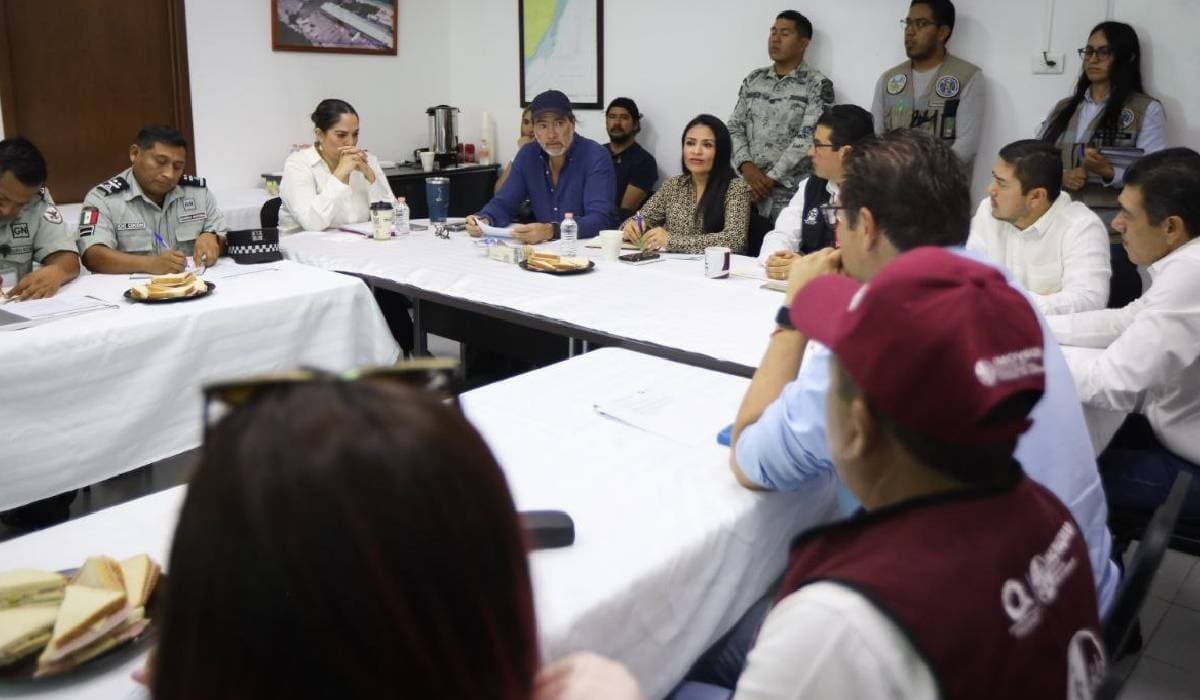 Encabeza Blanca Merari reunión de trabajo por el traslado de balasto en Puerto Morelos