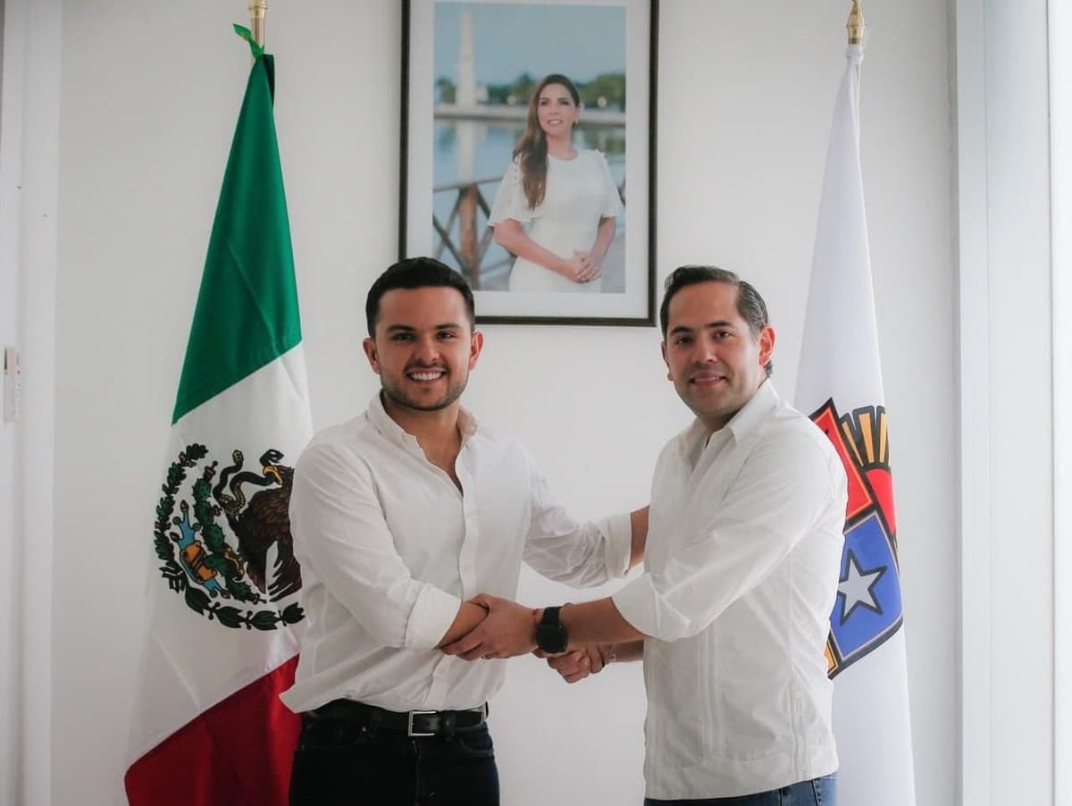 Se reúne el secretario de Desarrollo Social, Pablo Bustamante, con senador Raúl Bolaños-Cacho Cué, en Cancún