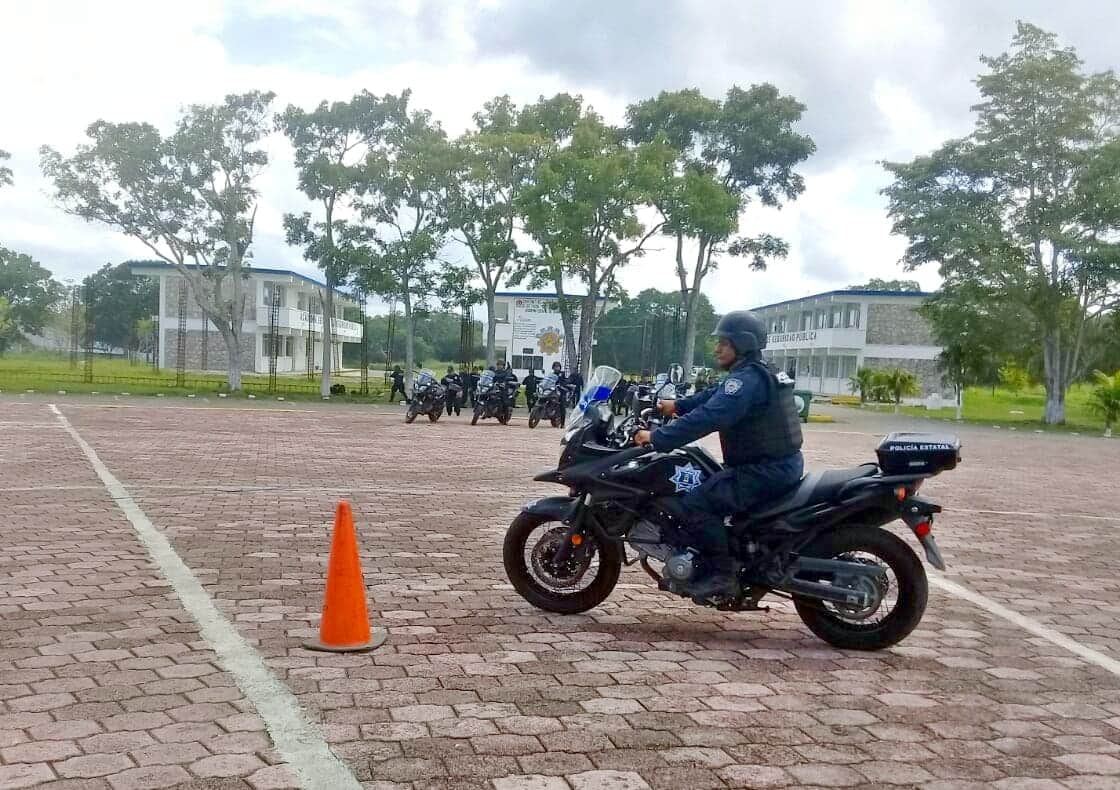 Policía atropella a hombre de la tercera edad, durante persecución en Cancún