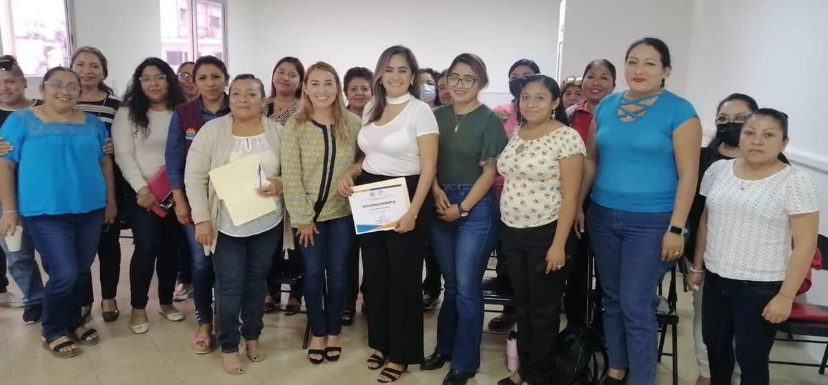 Ayuntamiento de OPB imparte pláticas en pro de empoderar a las mujeres