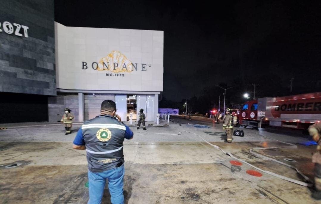 Supervisa Protección Civil instalaciones de panadería de Cancún tras fuga de gas y explosión