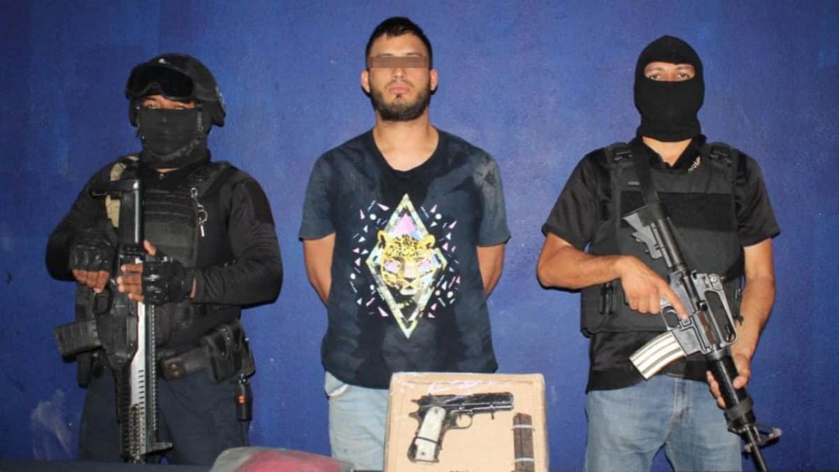 Detienen a presunto narcomenudista en una obra en construcción en Cancún