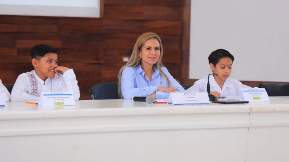 Toma protesta y sesiona Cabildo Infantil de Solidaridad