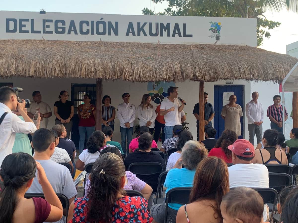 Promete Diego Castañón revisar accesos a la playa en Akumal