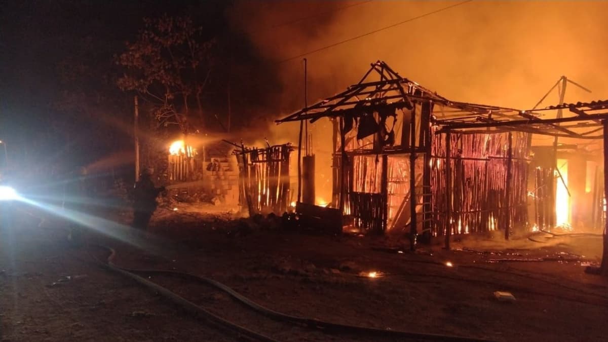 Muere hombre calcinado en colonia irregular de Tulum