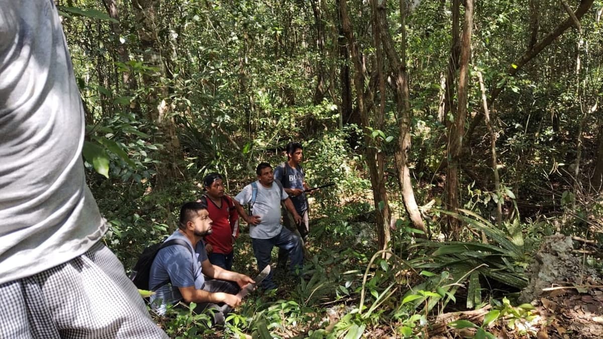 Detienen ejidatarios a presuntos vendedores ilegales de tierras, al sur de Lázaro Cárdenas