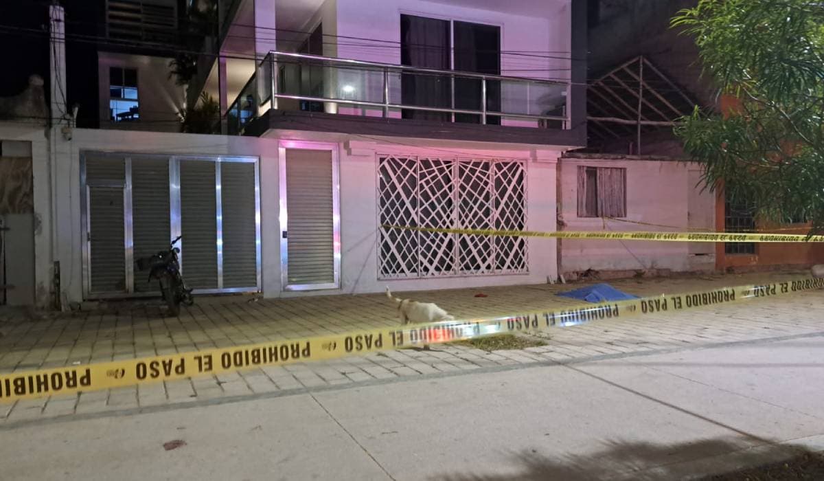 Muere una persona tras caer de un tercer piso en Tulum; se presume suicidio