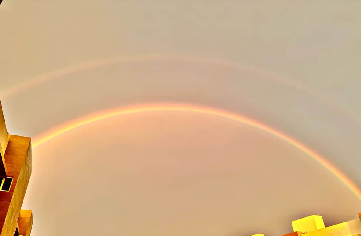 Sorprende arcoíris doble a cancunenses