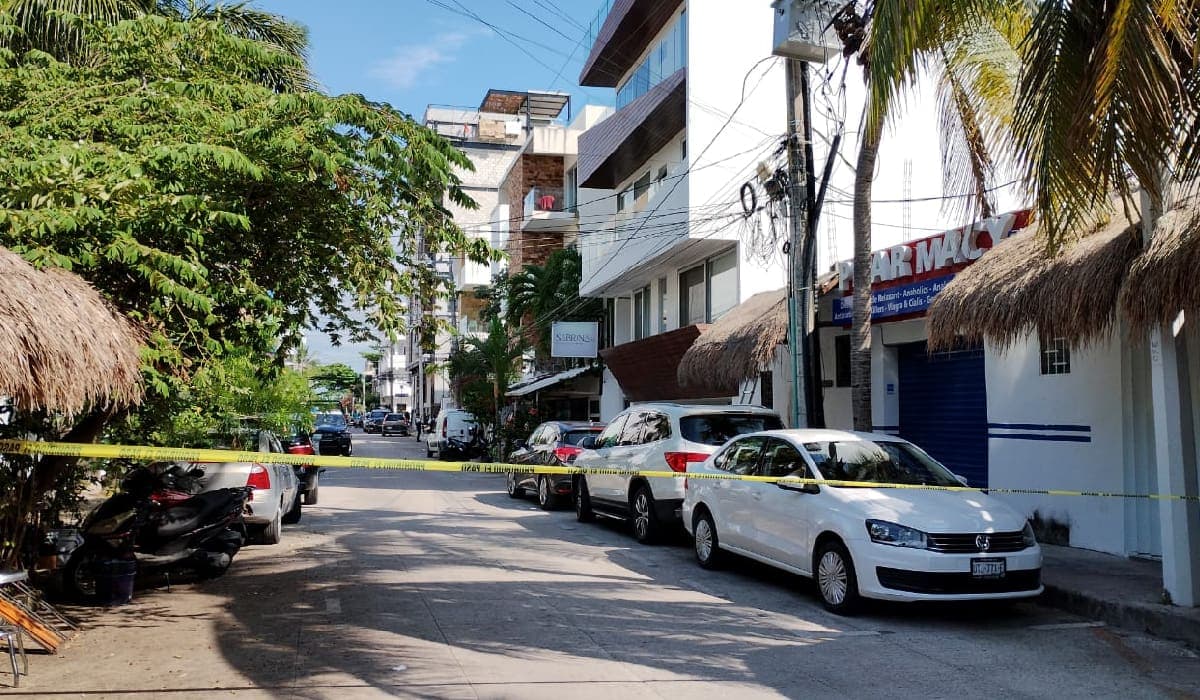 Ejecutan a persona en restaurante de la Quinta Avenida de Playa del Carmen
