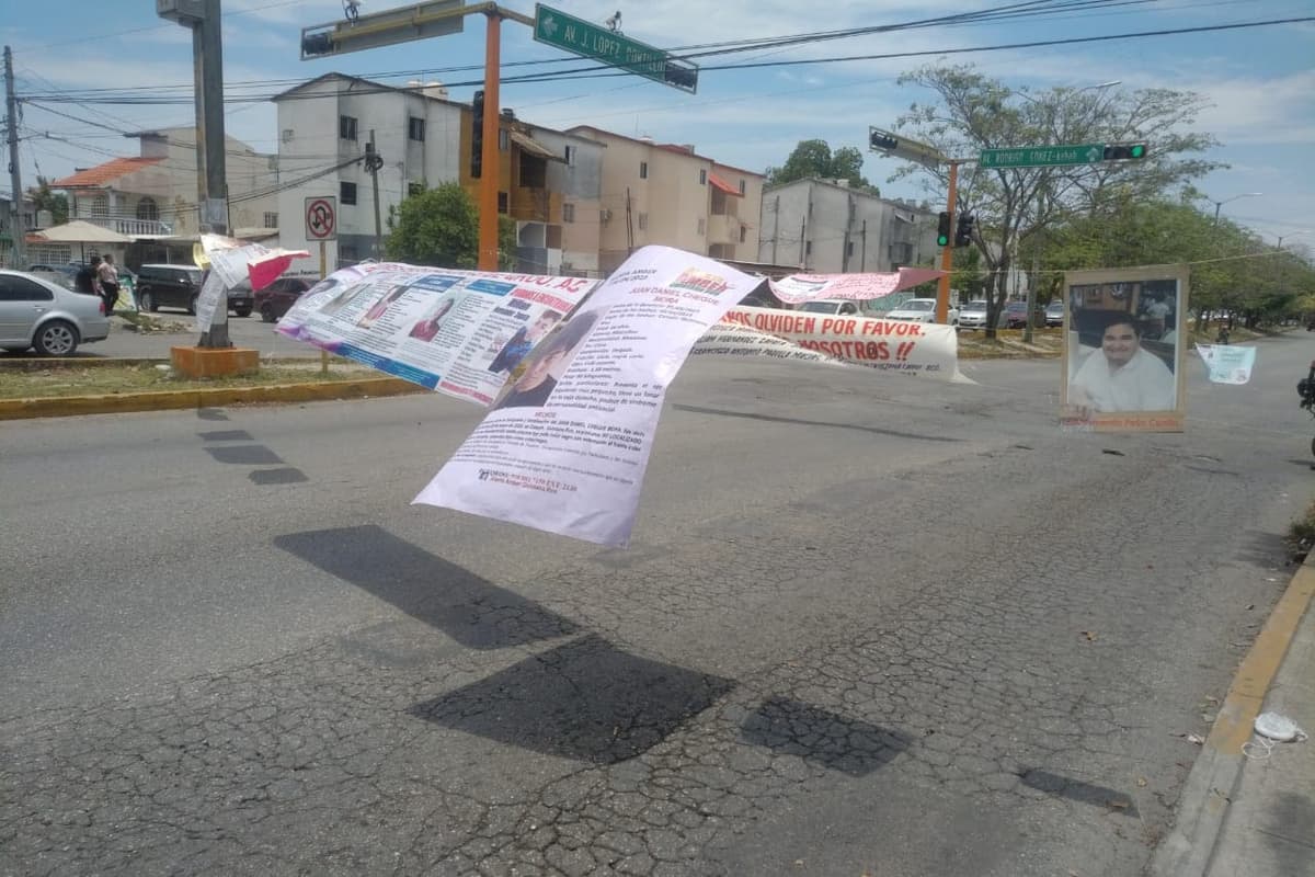 Cierran calles Madres Buscadoras durante audiencia de esposa del taquero; fue vinculada a proceso