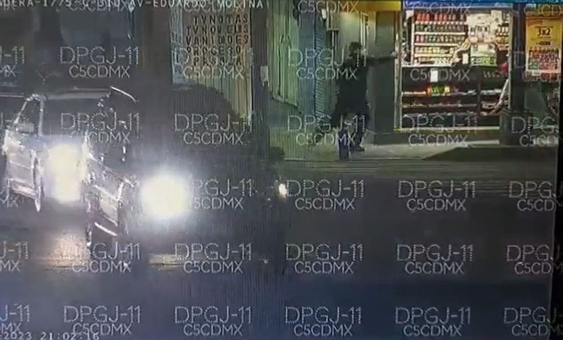 VIDEO: "¡Mi bebé, mi bebé!", madre llora por su hijo, presunto asaltante abatido afuera de un Oxxo