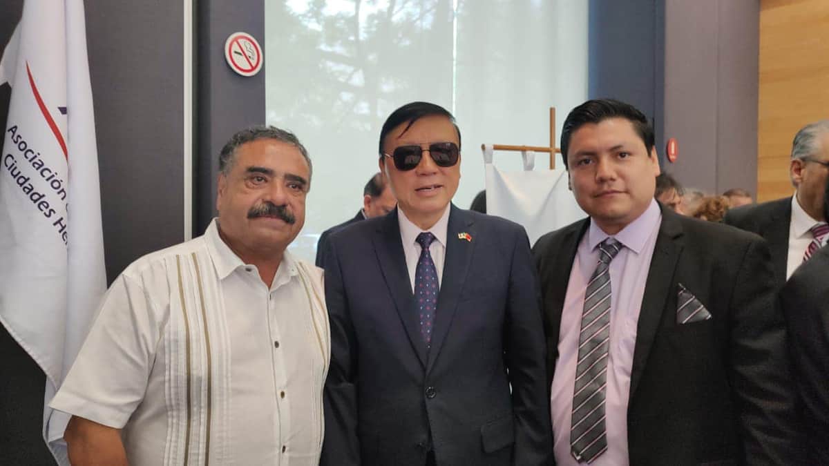 Héctor Aguilera, presidente de la AECHAC, nombra a Chano Toledo enlace empresarial de México en China